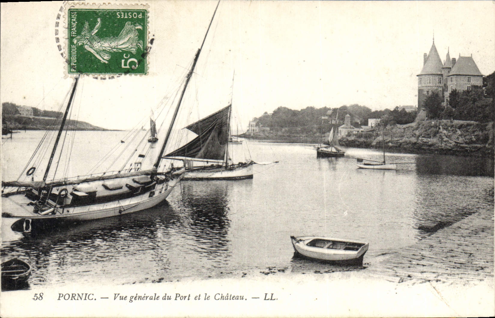CPA Pornic Vue generale du Port et le Chateau