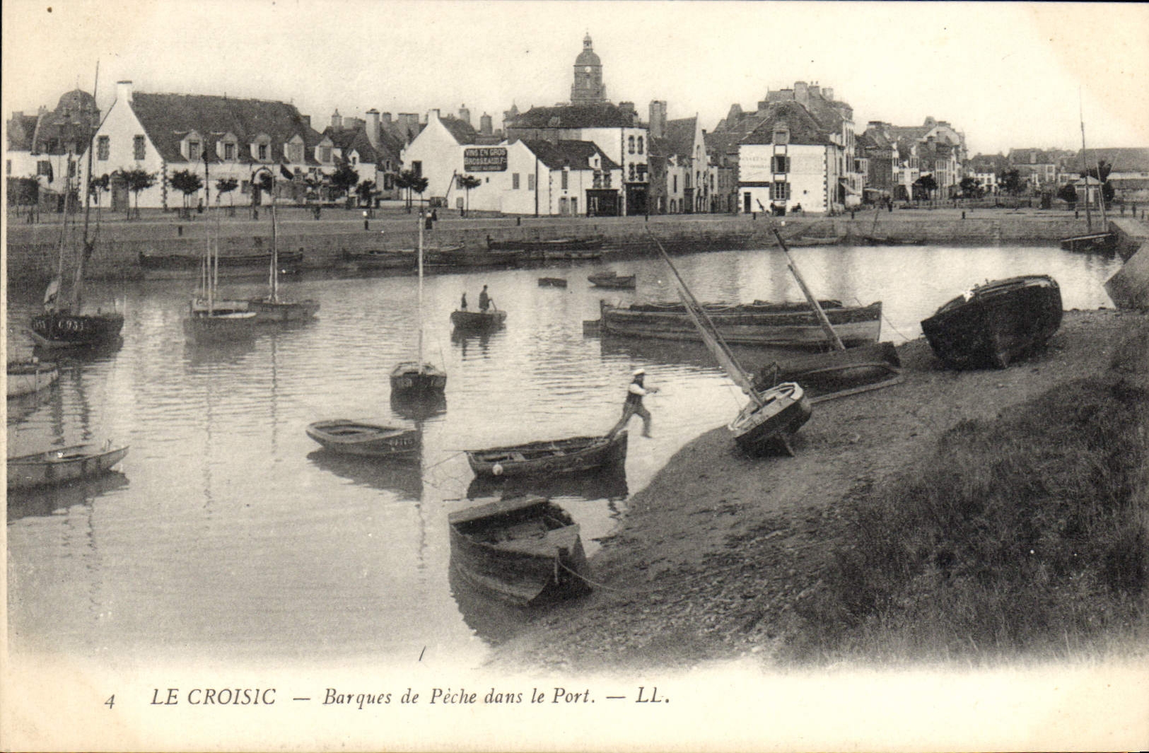 CPA Le Croisic Barques de Peche dans le Port