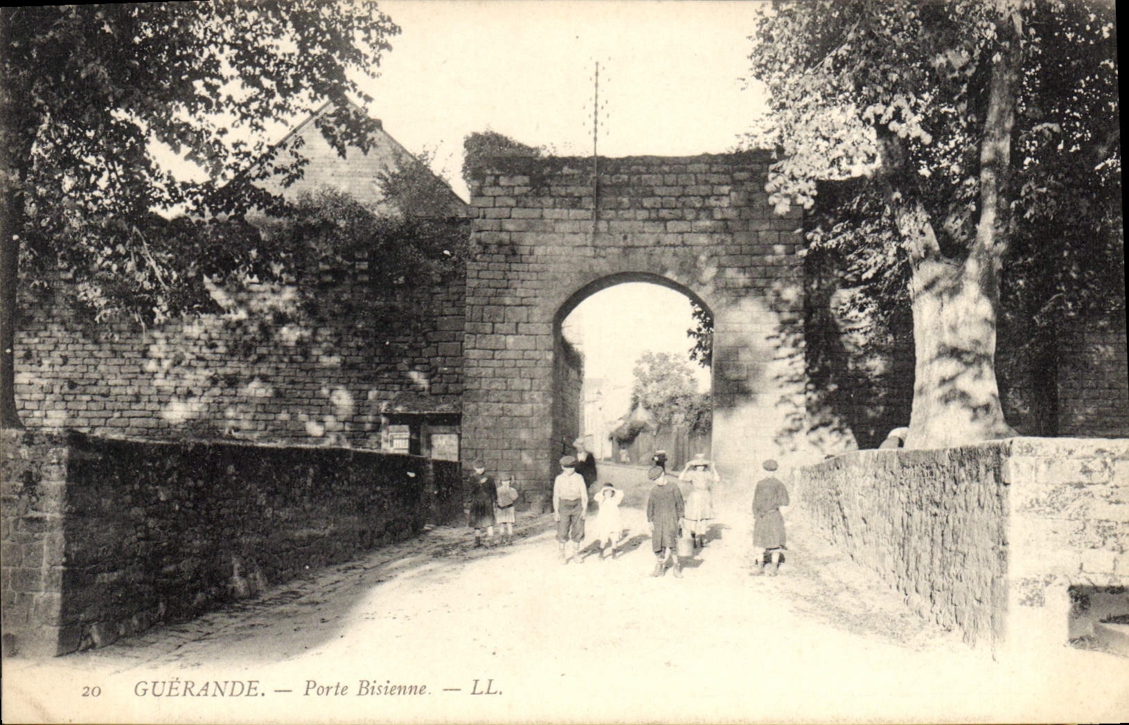 CPA Guerande Porte Bisienne 