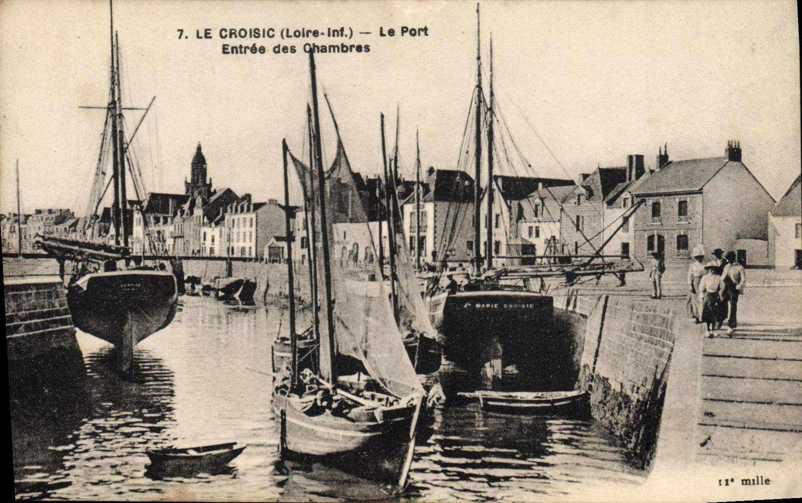 CPA Le Croisic Loire Inf Le Port Entree des Chambres