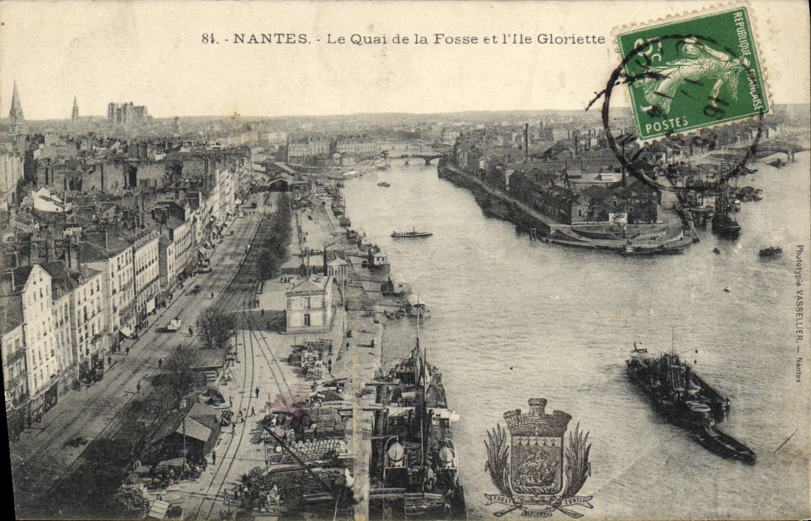 CPA Nantes Le Quai de la Fosse et l'Ile Gloriette