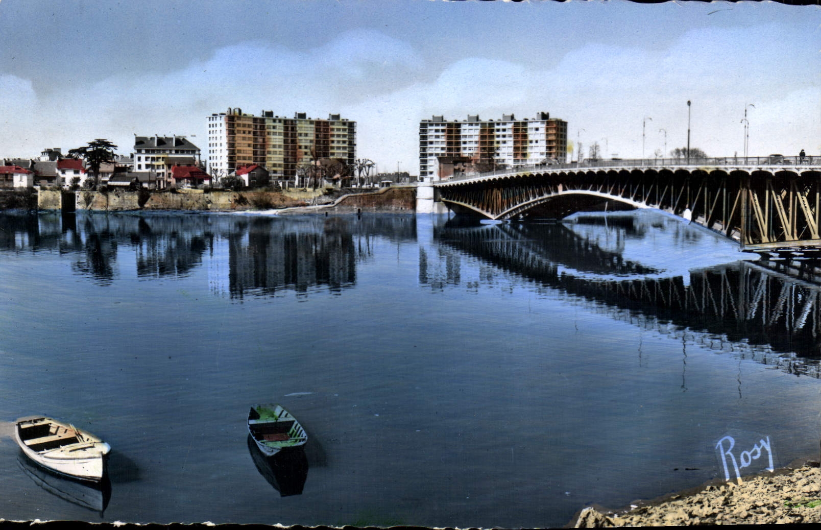 CPA Nantes La Loire et le Pont de Pirmil vers la Place Victor Mangin