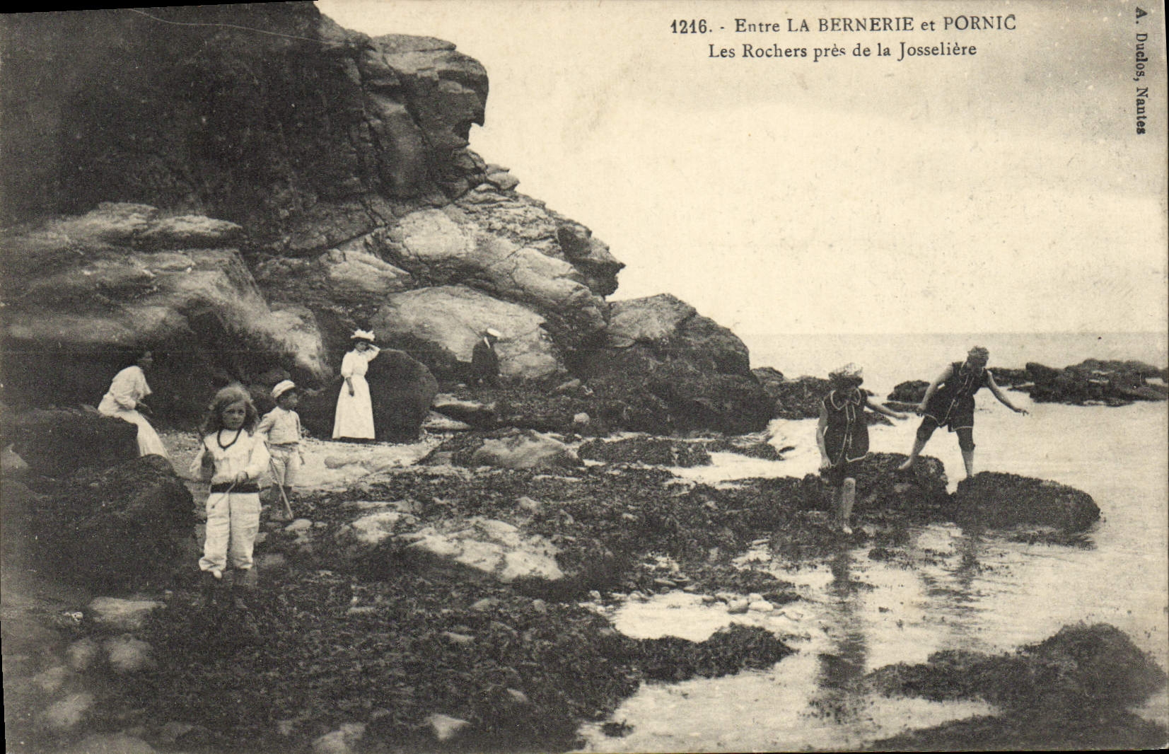 CPA Entre la Bernerie et Pornic Les Rochers pres de la Josseliere