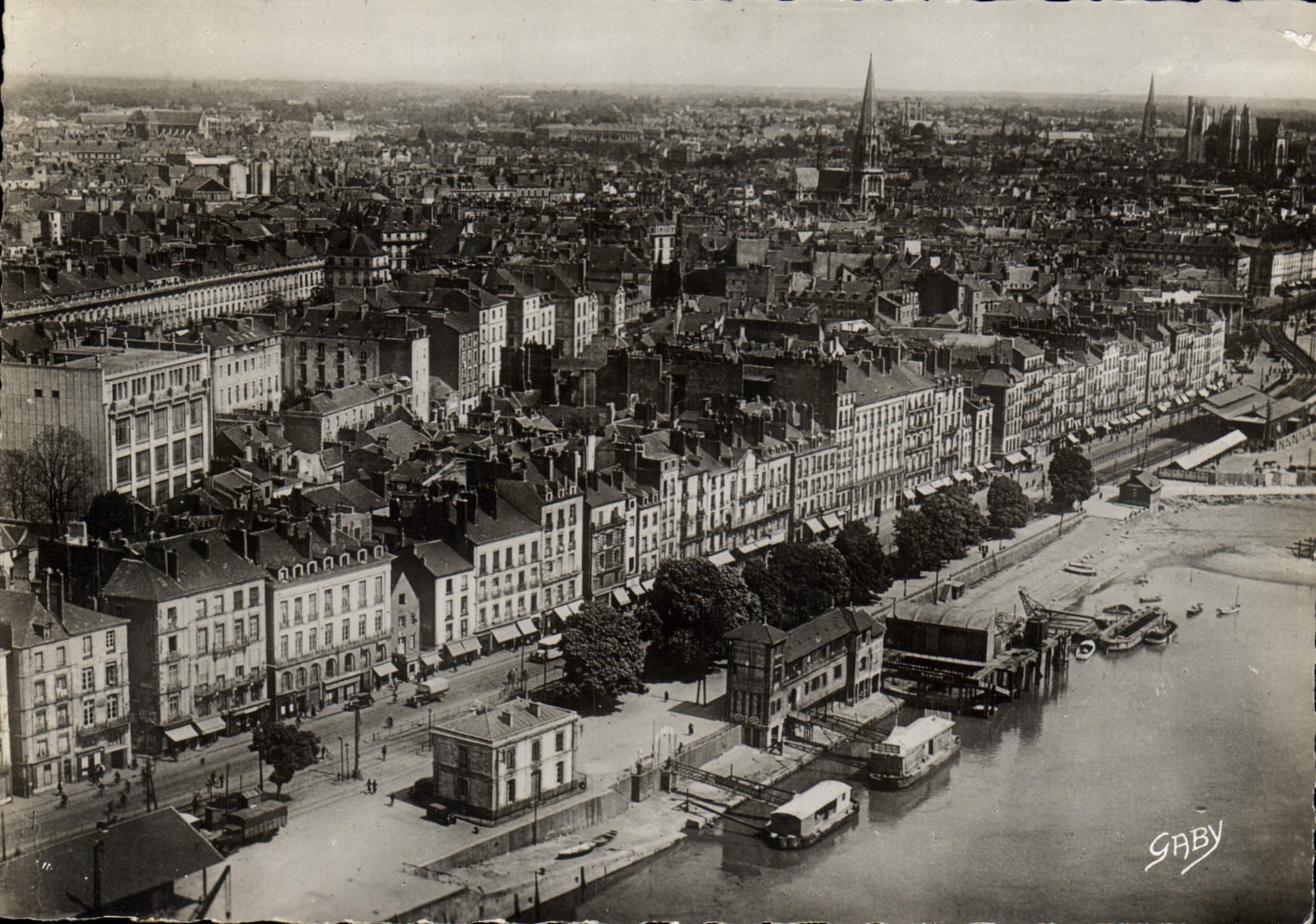 CPSM Nantes vue panoramique 