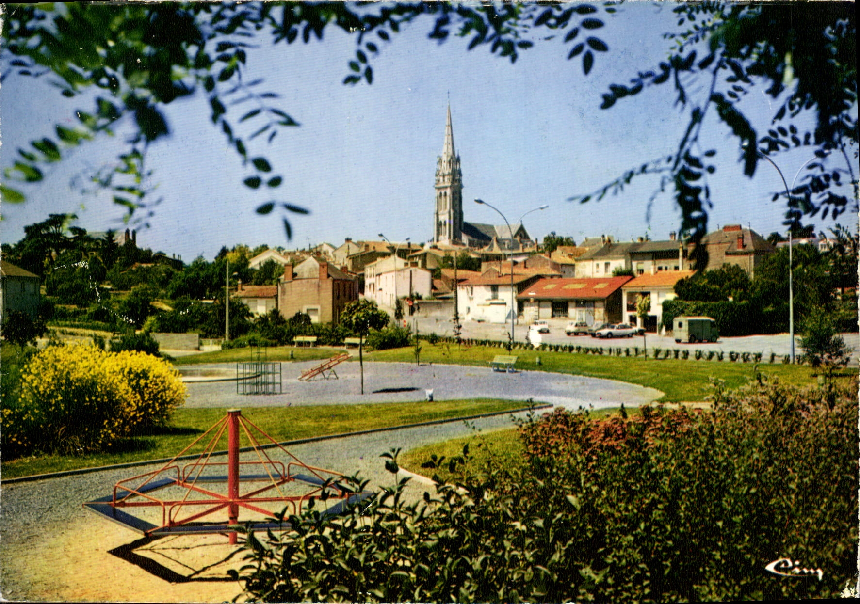 CPSM Le Loroux Bottereau loire Atl l'entree du bourg et le parc des Loisirs