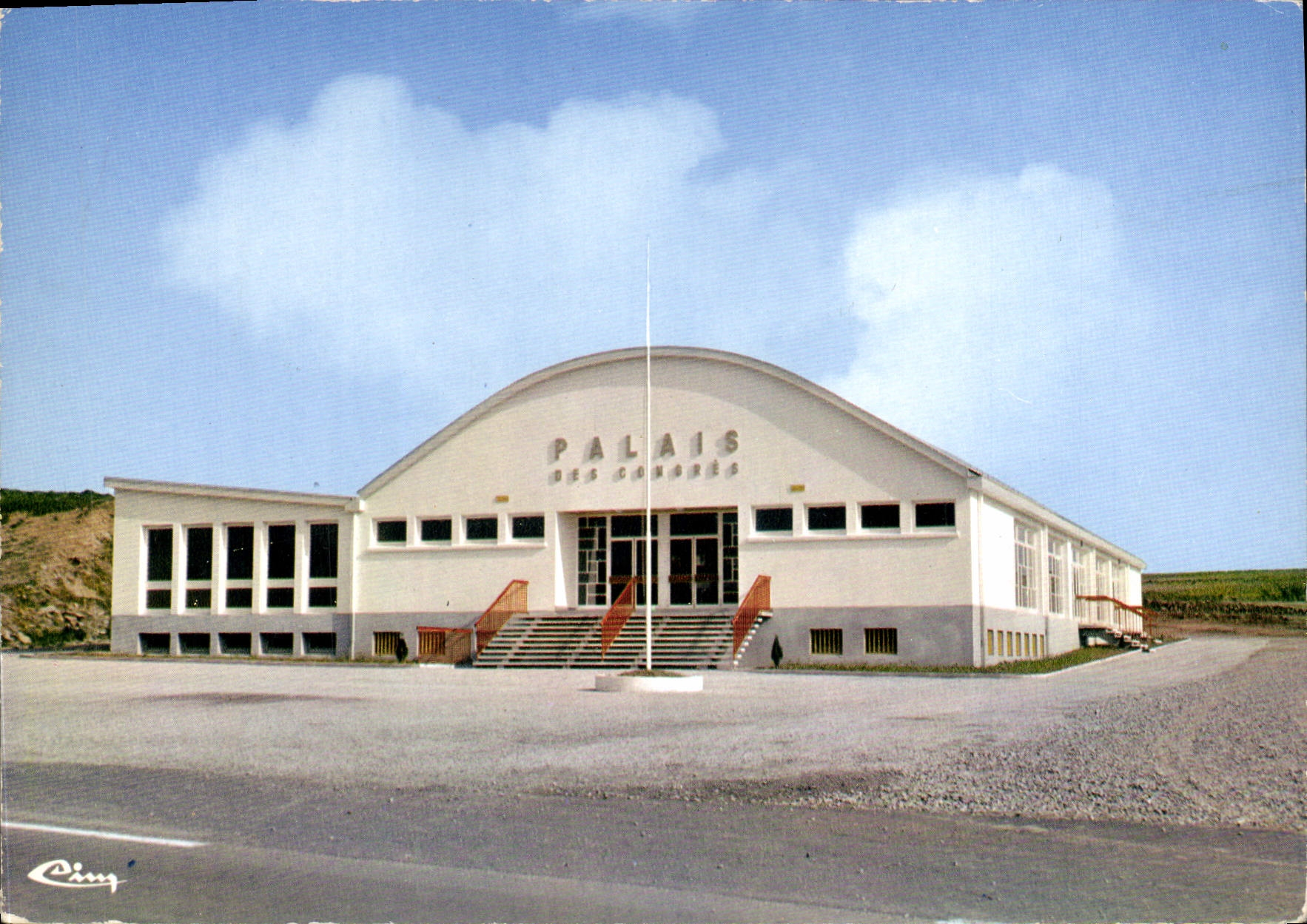 CPSM Le Loroux Bottereau Loire Atl le palais des Congres 
