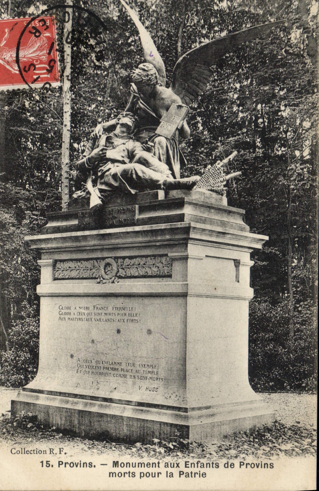 CPA Provins Monument aux enfants de Provins morts pour la patrie 