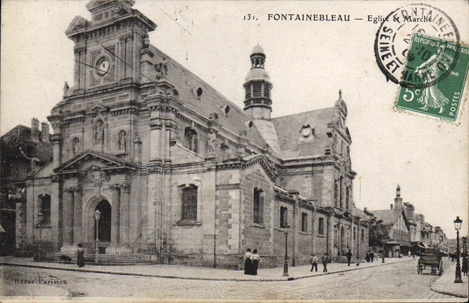 CPA Fontainebleau Eglise et Marche rue animée