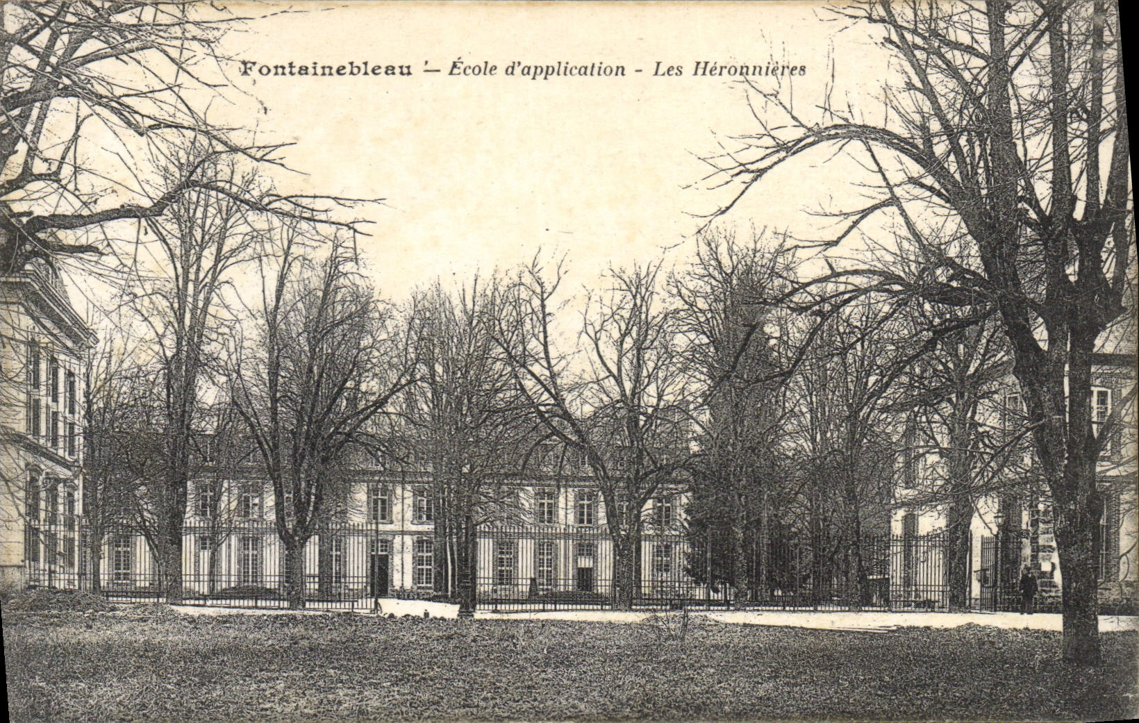 CPA Fontainebleau Ecole d'application les heronnieres 