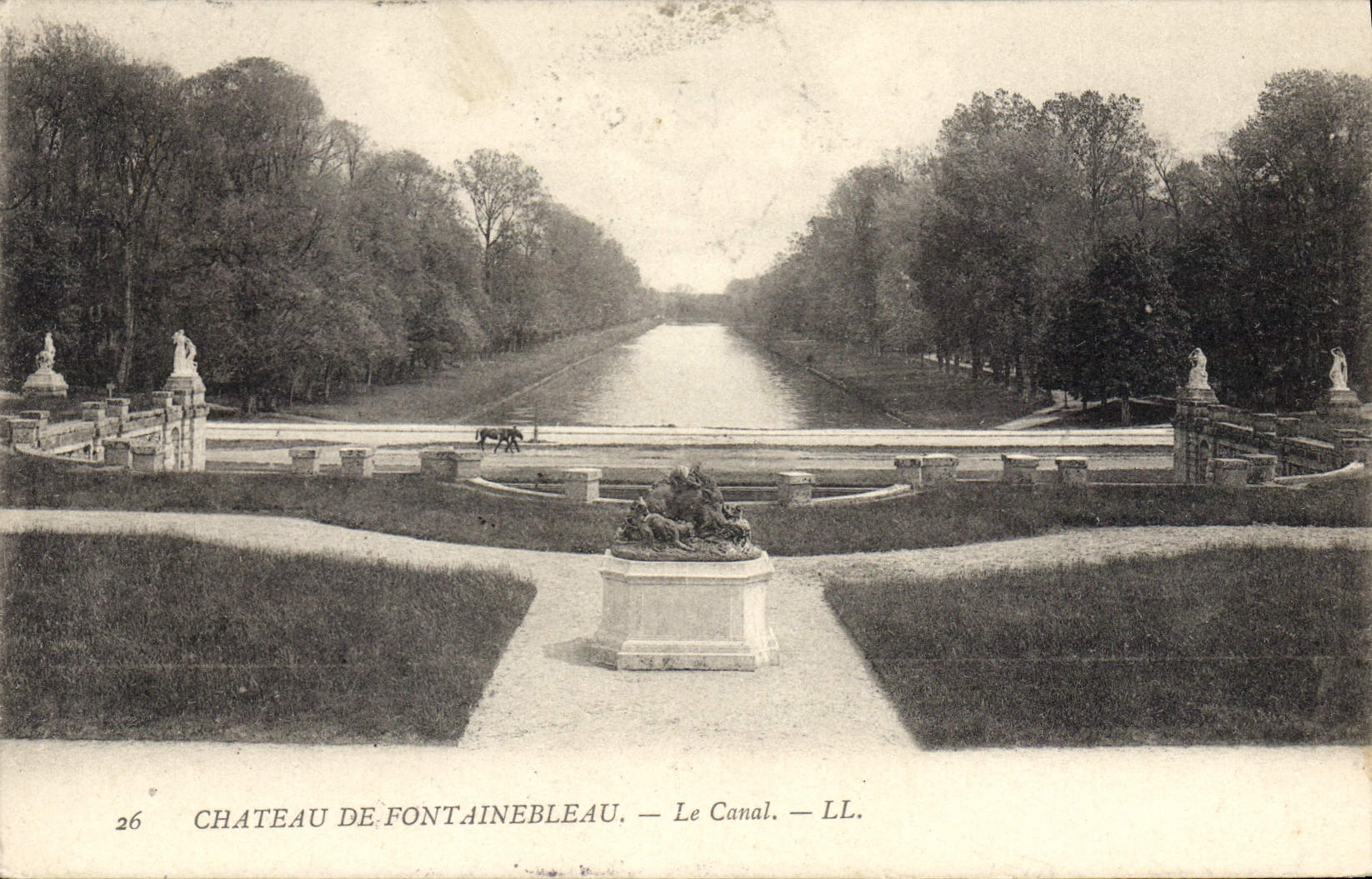 CPA Chateau de Fontainebleau Le Canal