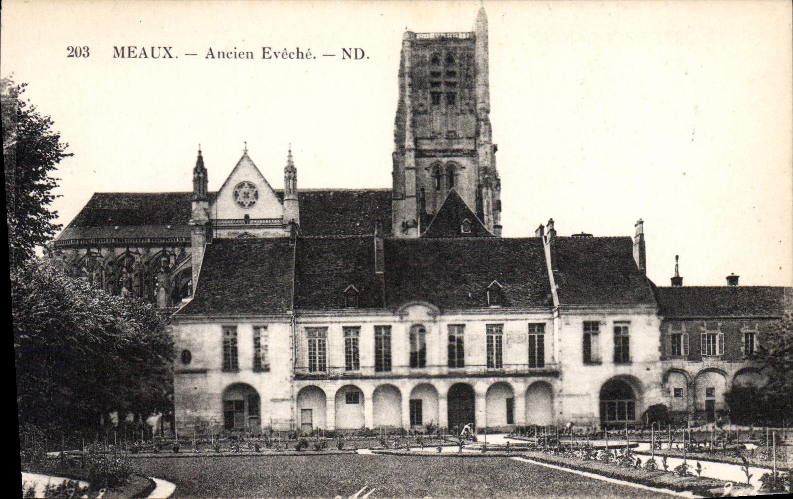 CPA Meaux Ancien Eveche