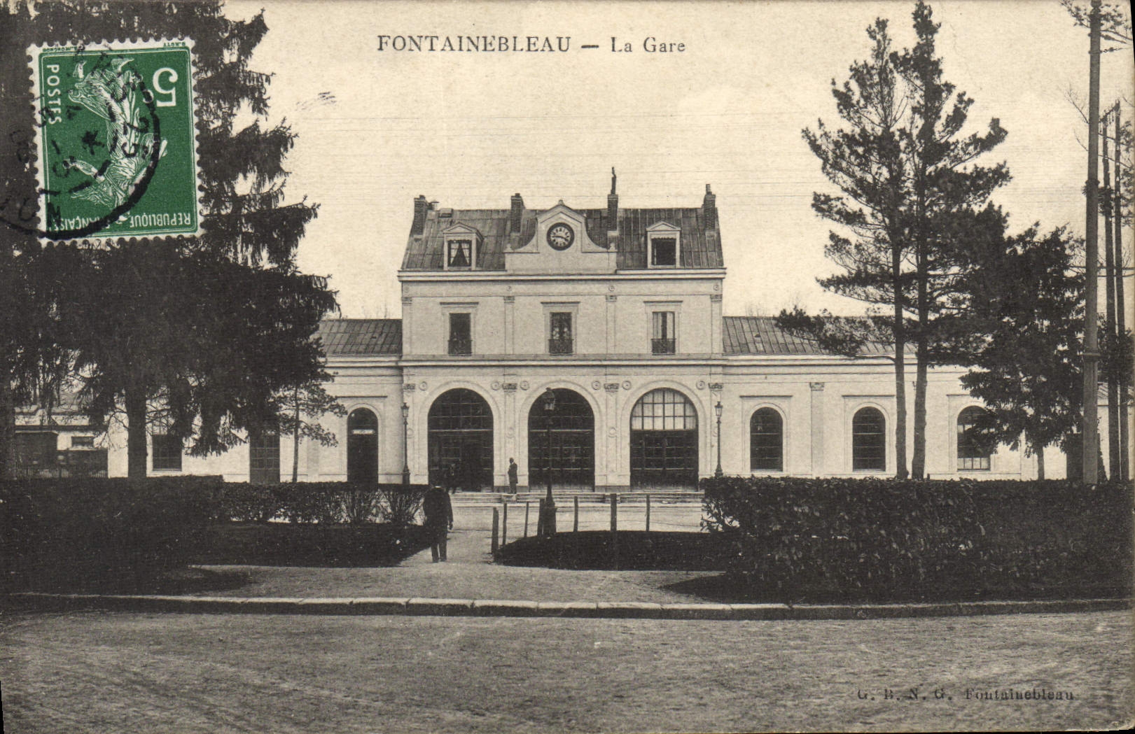 CPA FONTAINEBLEAU la gare