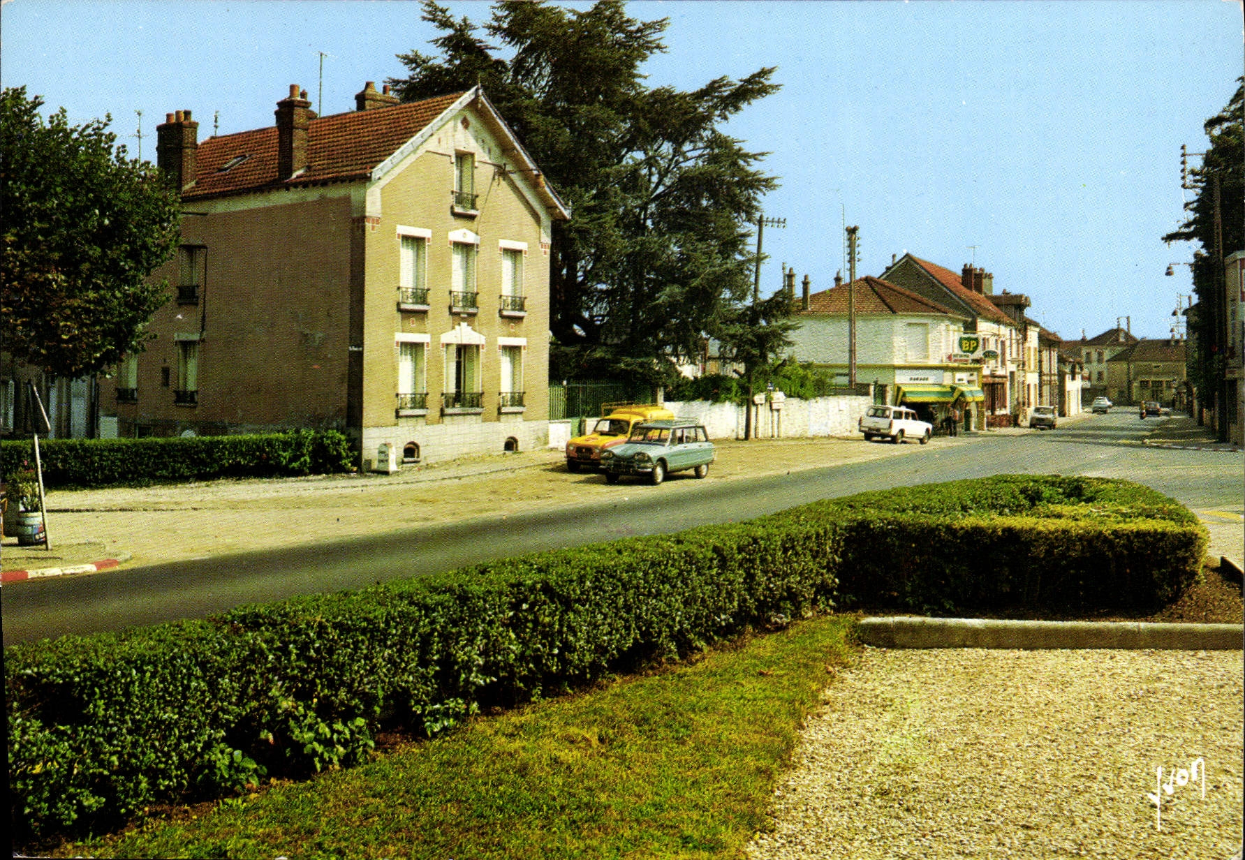 CPSM Gretz Armainvilliers Rue de Pairs
