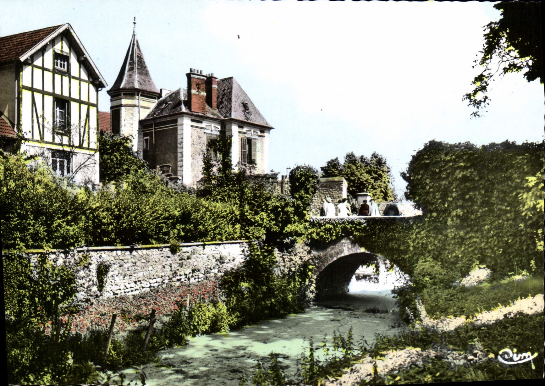CPSM Brie Comte Robert (S et M) Les Fossés de l'ancien Chateau