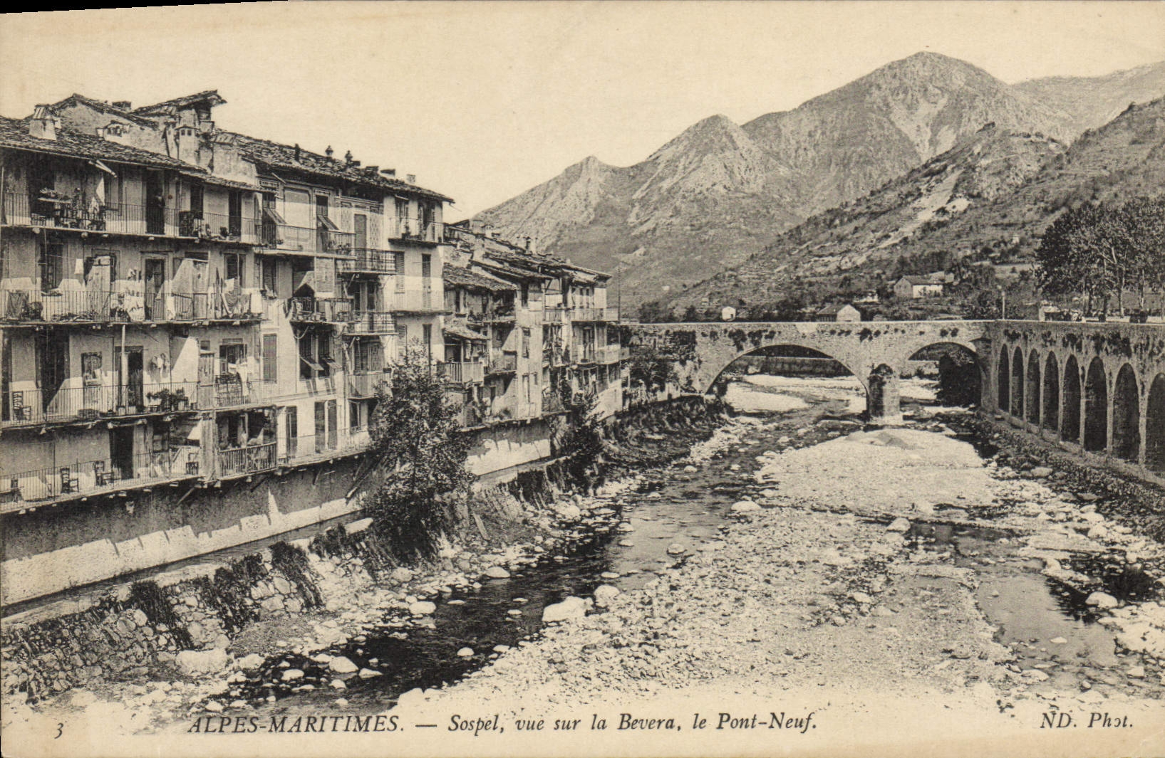 CPA Alpes Maritimes Sospel vue sur la Bevera Le Pont Neuf