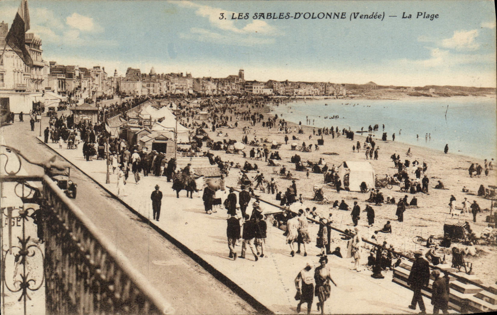 CPA Les Sables d'Olonne (Vendee) La Plage