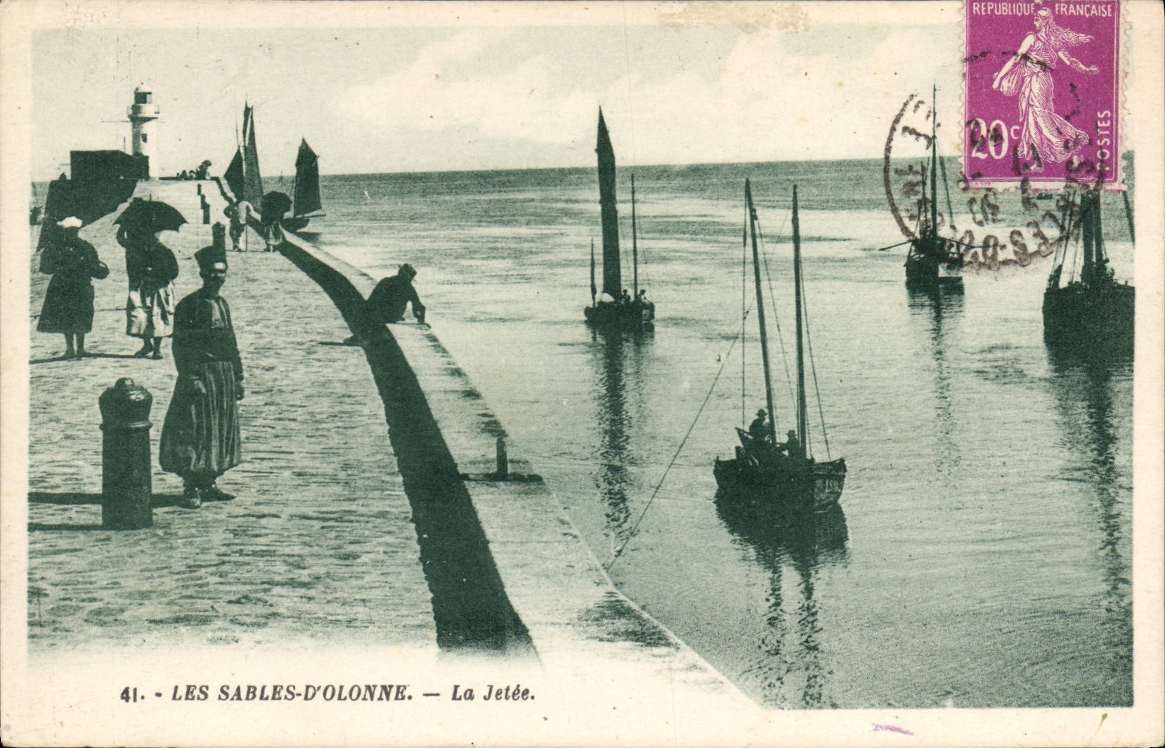 CPA Les Sables d'Olonne La Jetee