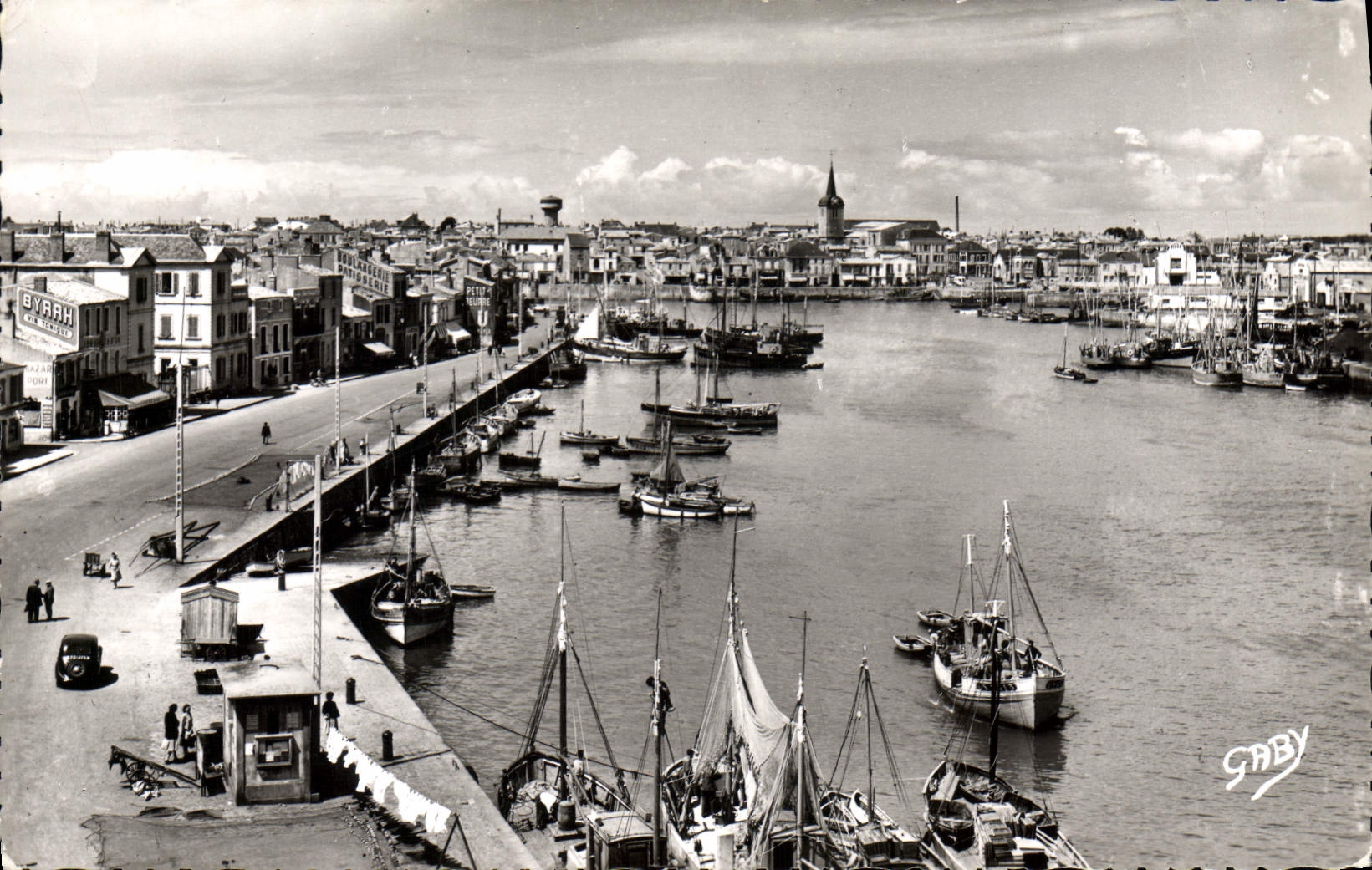 CPA Les Sables d'Olonne (Vendee) Le Port