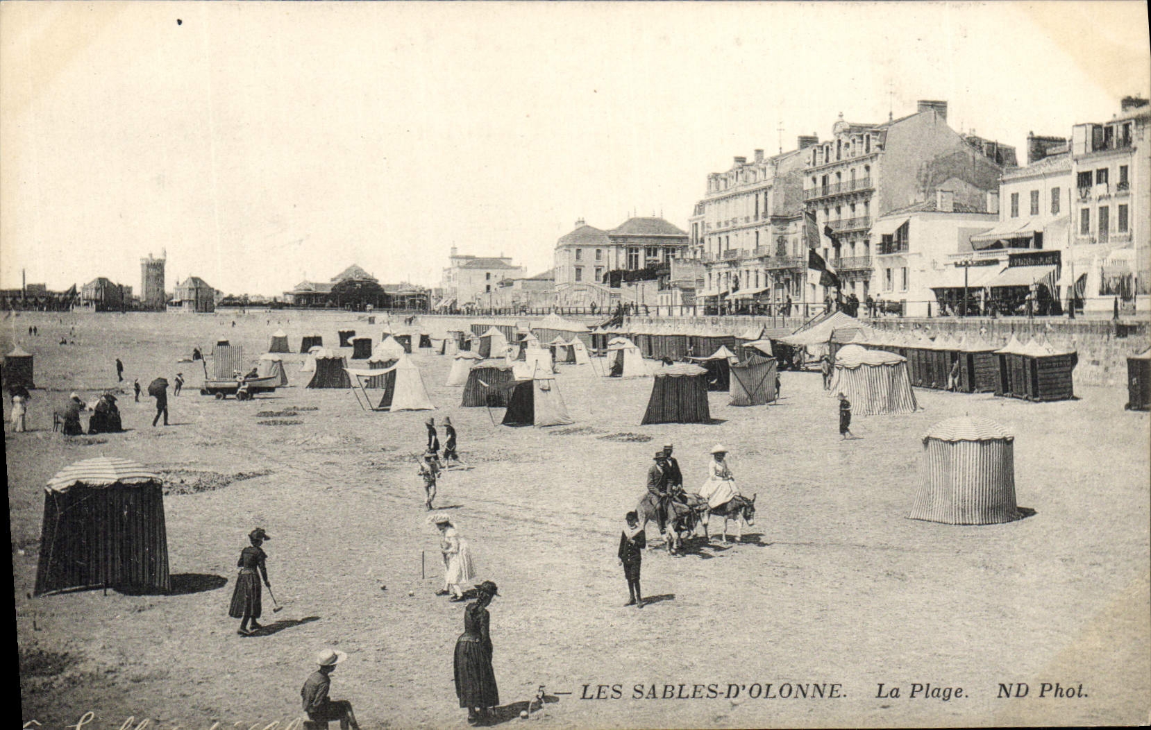 CPA Les Sables d'Olonne La Plage
