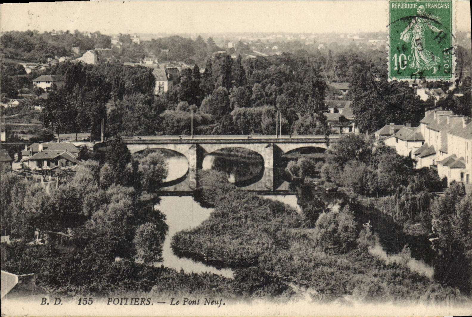 CPA Poitiers Le Pont Neuf