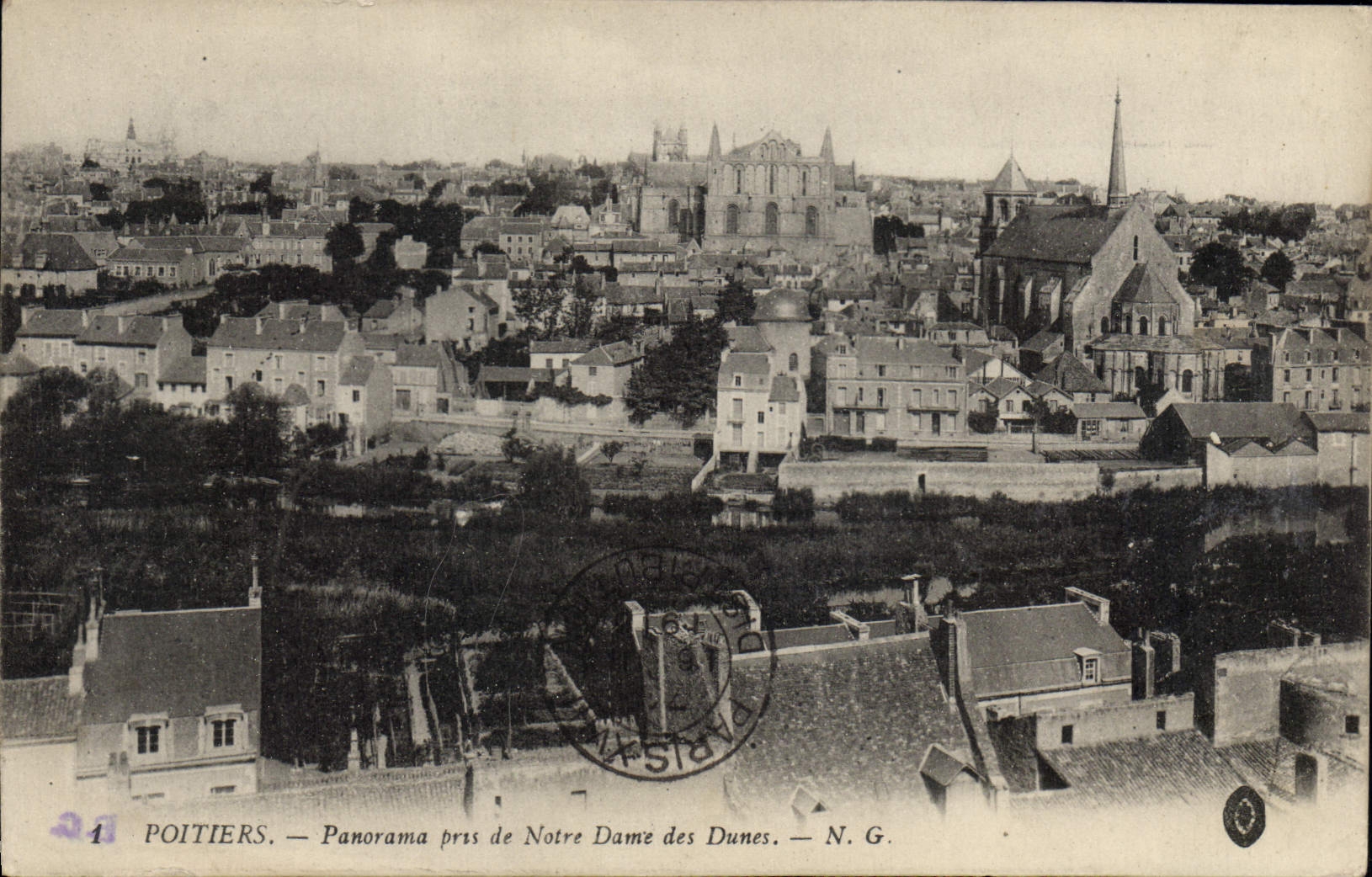CPA Poitiers Panorama pris de Notre Dame des Dunes