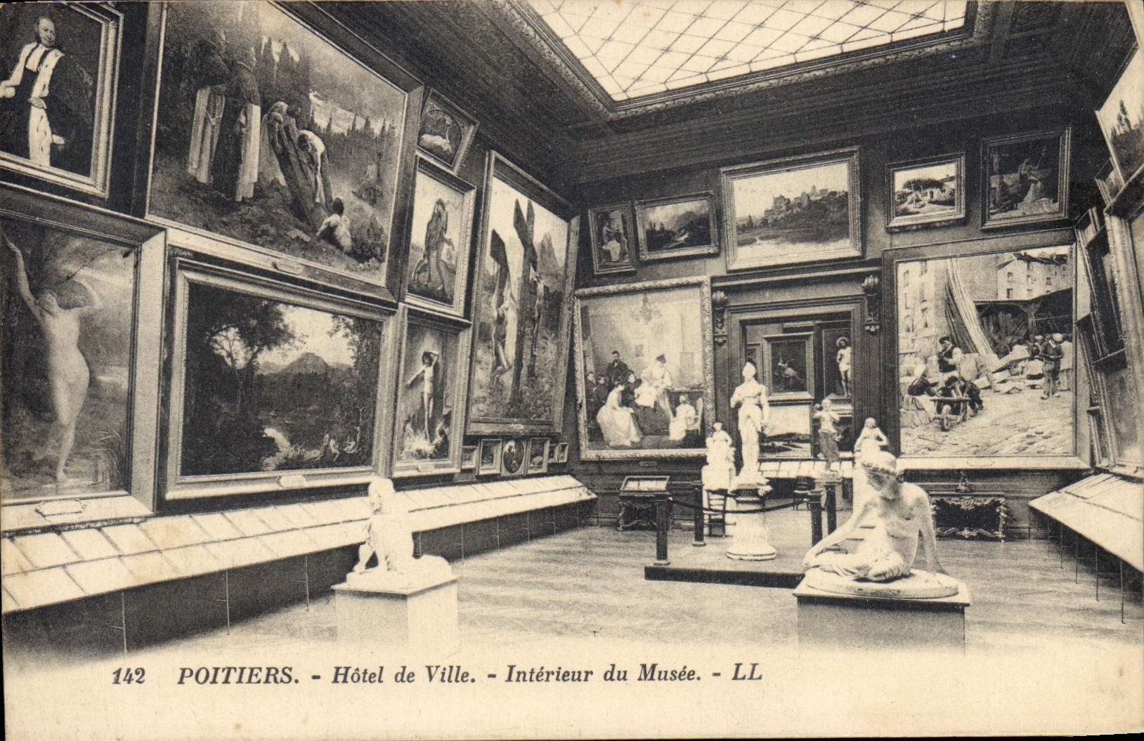 CPA Poitiers Hotel de Ville