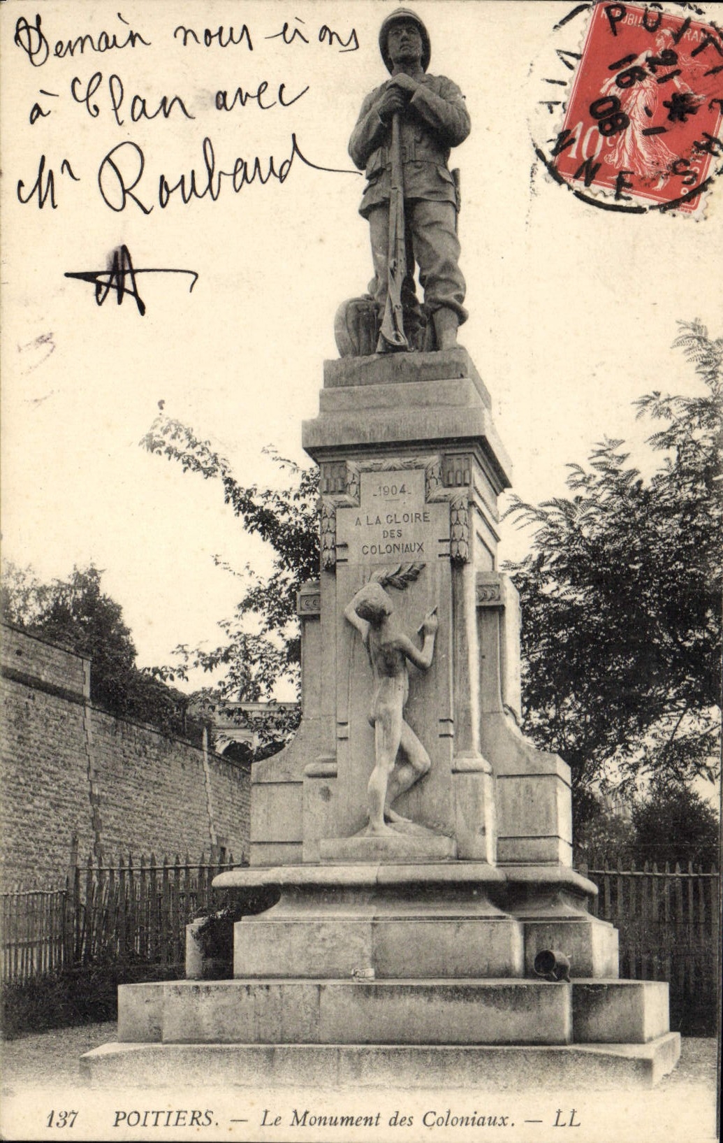CPA Poitiers Le Monument des Coloniaux