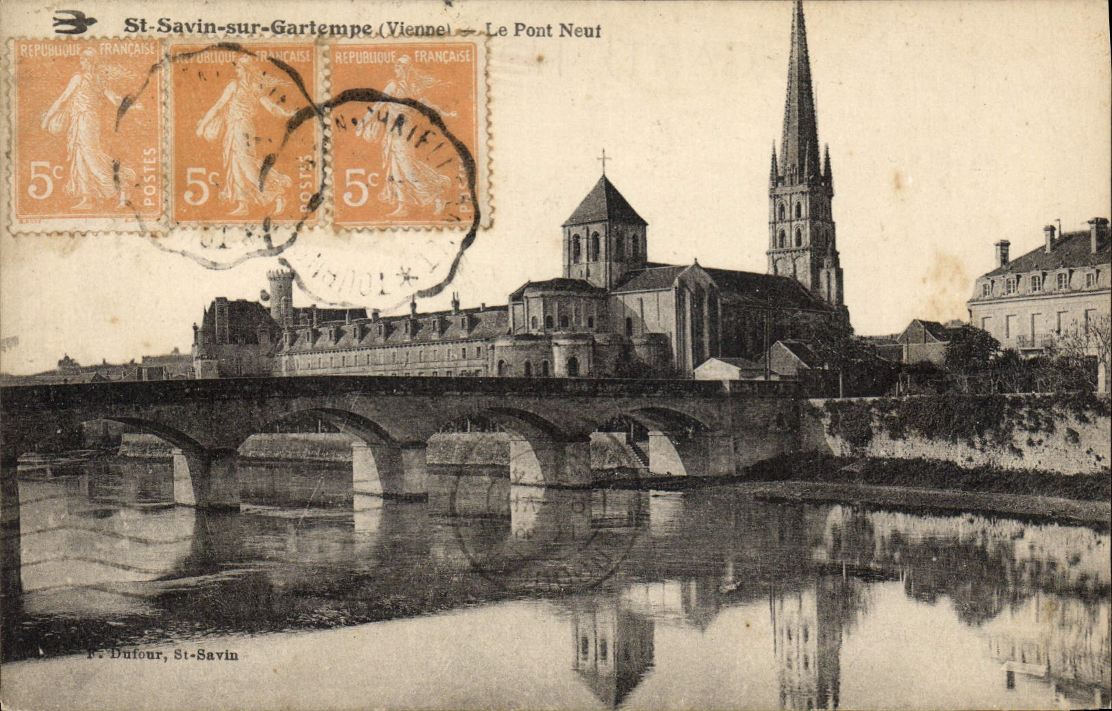CPA St Savin sur Gartempe (Vienne) Le Pont Beut