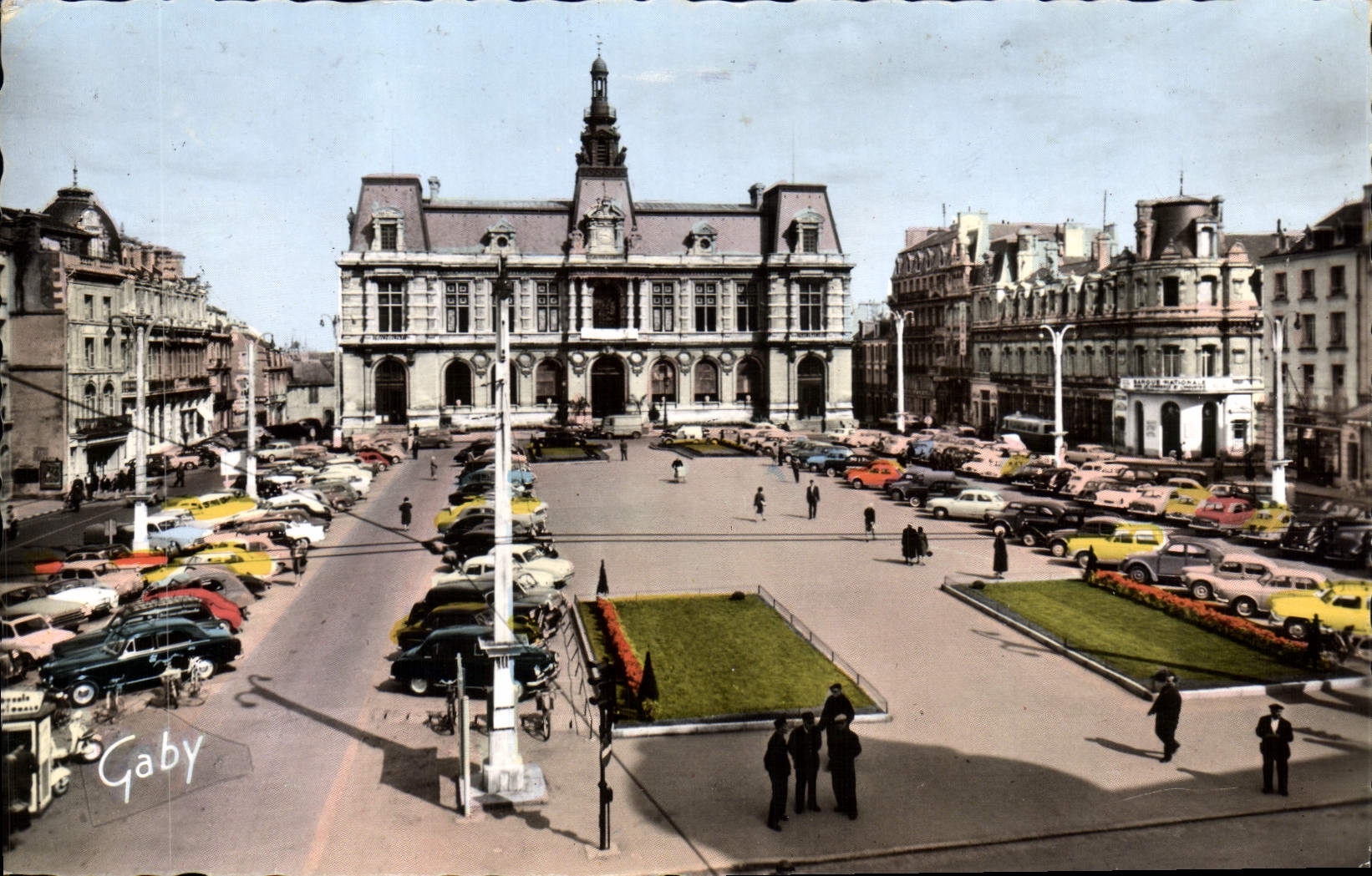 CPA Poitiers (Vienne) Place du Marecha