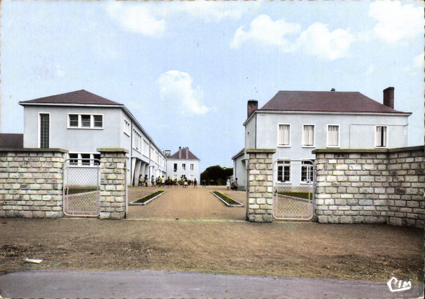 CPSM Pleumartin (Vienne) Groupe Scolaire