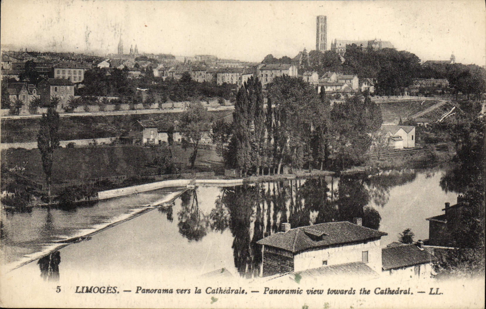 CPA Limoges Panorama vers la Cathedrale