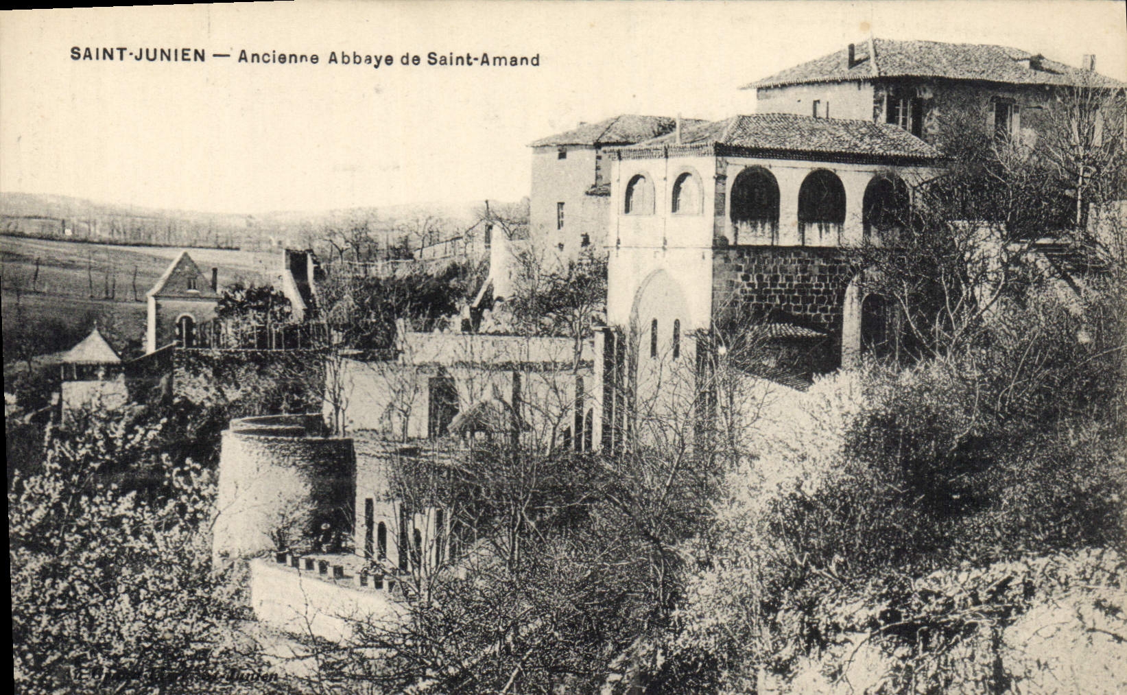 CPA Saint Junien Ancienne Abbaye de Saint Amand