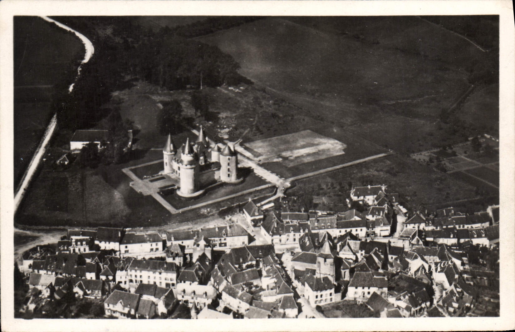 CPA Coussac Bonneval (Haute Vienne) Vue aerienne du Chateau de Coussae Bonneval