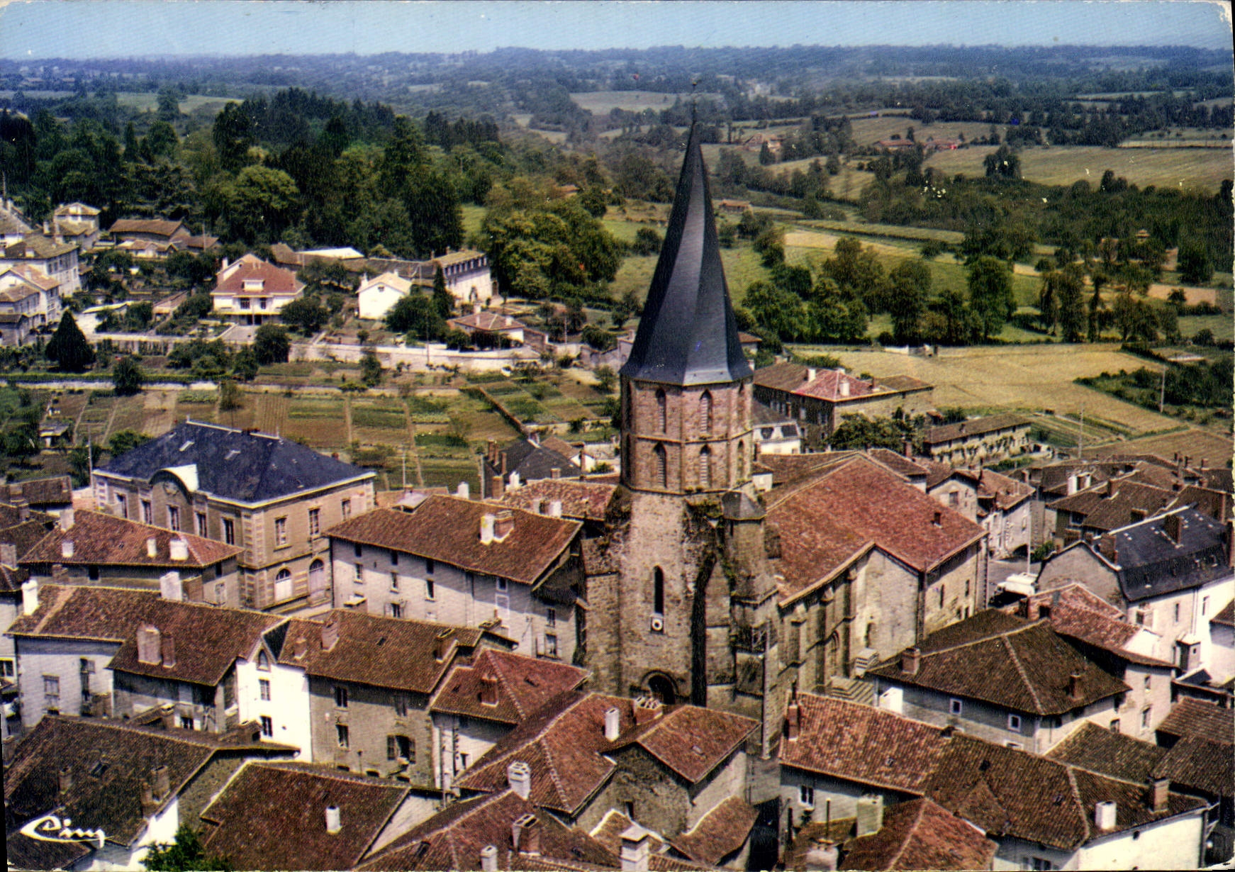CPSM Rochechouart (Haute Vienne) Vue generale aerienne