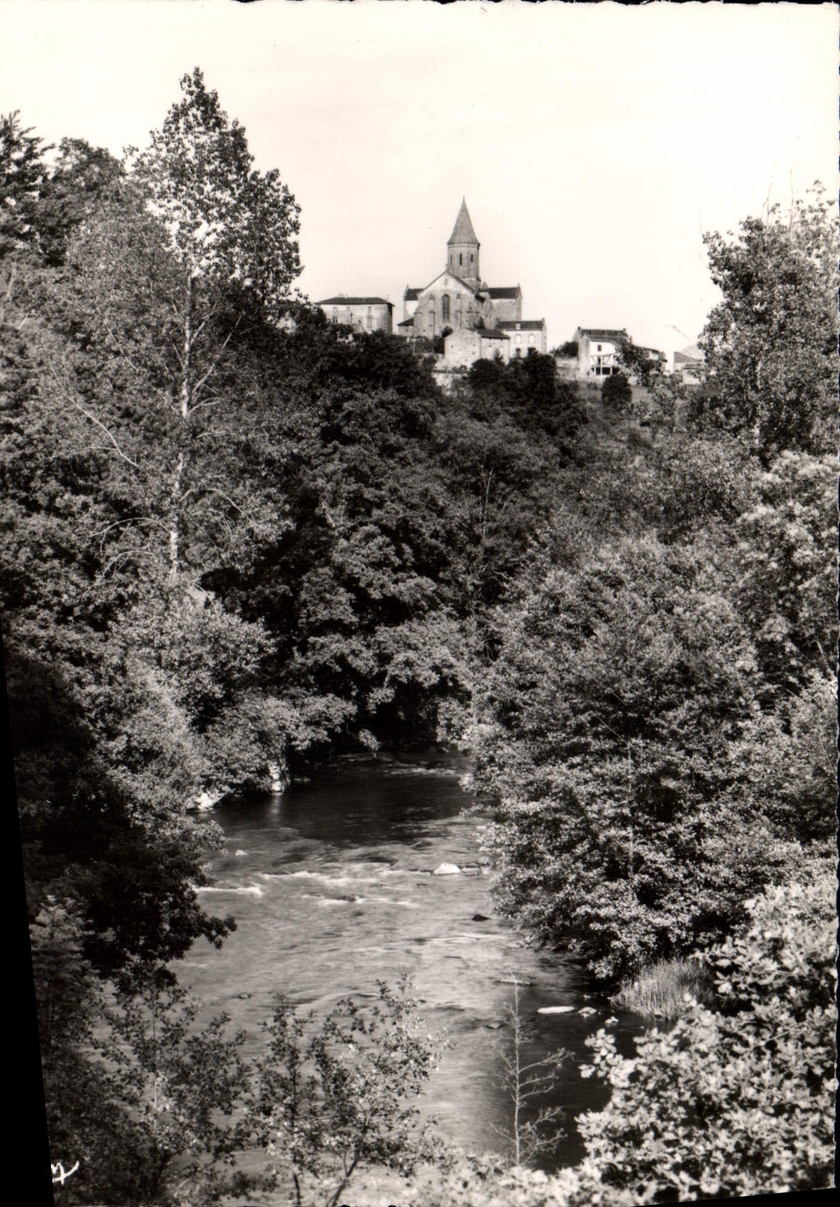 CPSM Chateauponsac (Haute Vienne) Les bords de la Gartempe