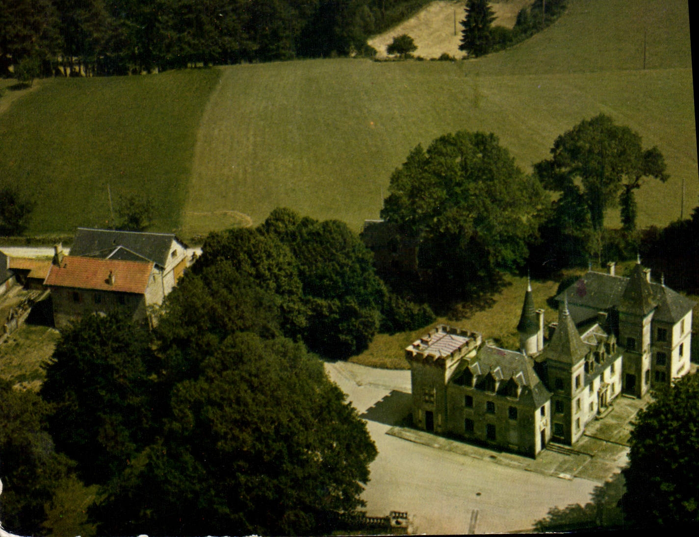 CPSM Vassiviere en Limousin Le Chateau