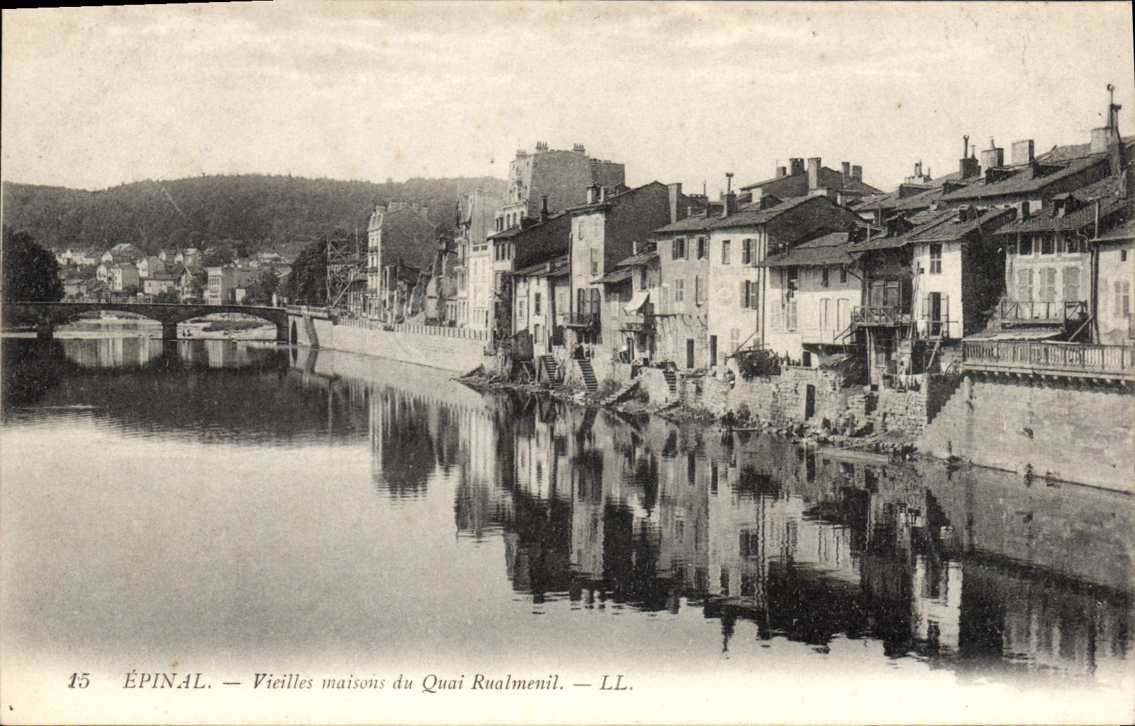 CPA Epinal Vieilles maisons du Quai Rualmenil