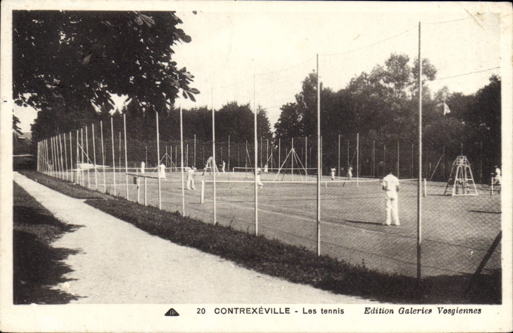 CPA Contrexeville Les tennis