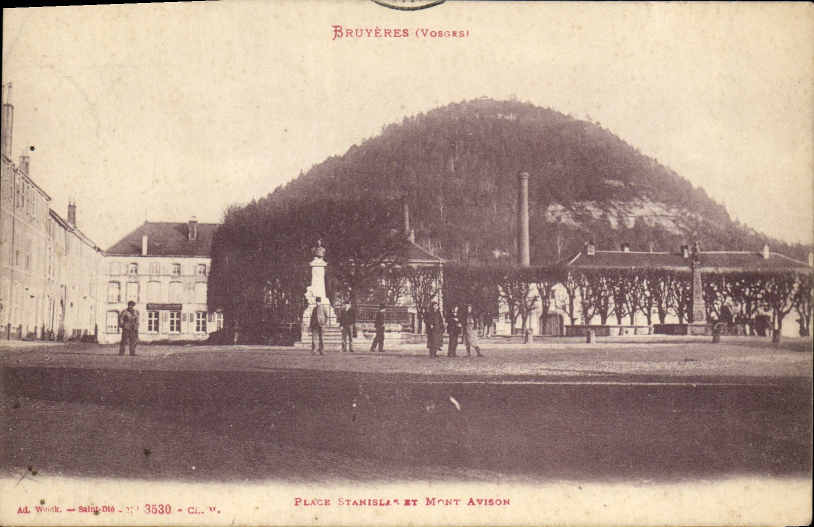 CPA Bruyeres Vosges Place Stanislas et Mont Avison