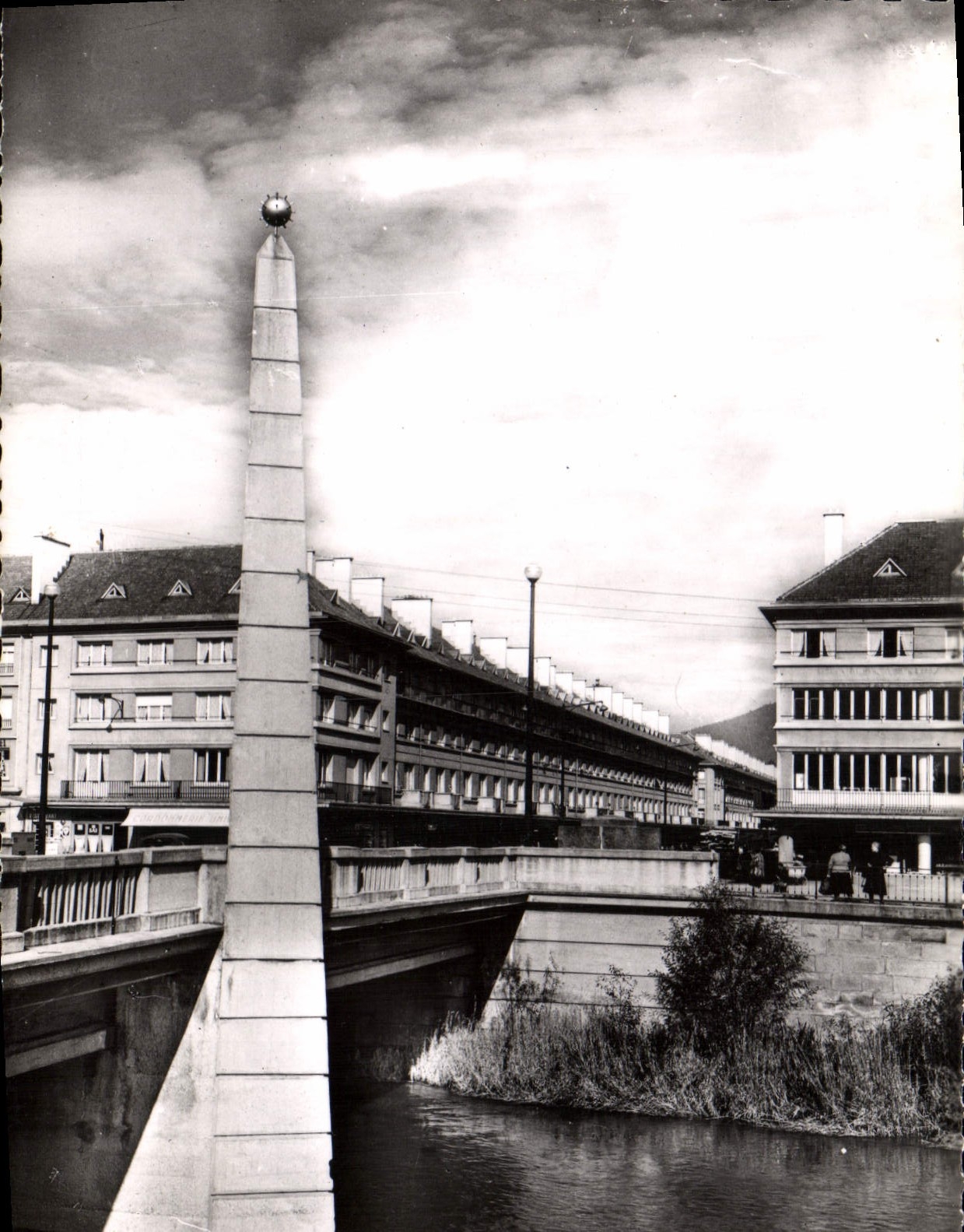 CPSM St Die Vosges La Meurthe et la Rue Thiers 