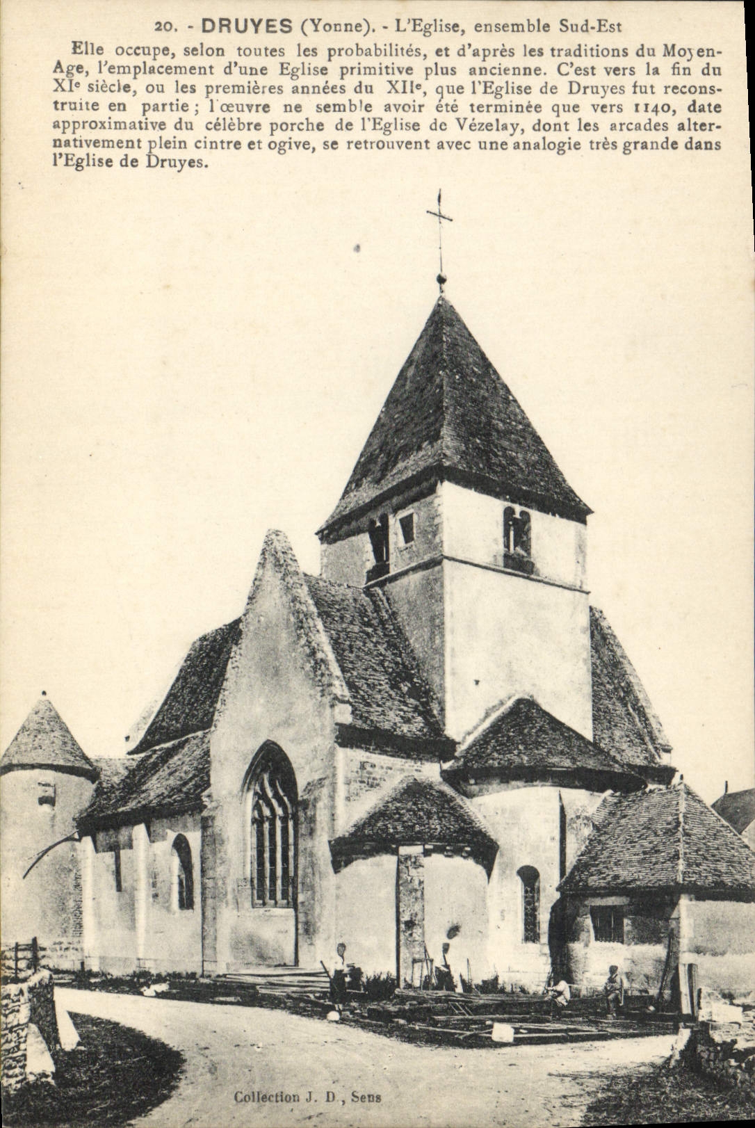 CPA Druyes Yonne L'Eglise ensemble 