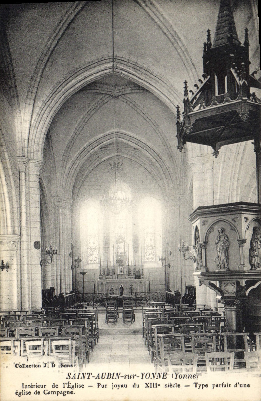CPA Saint Aubin sur Yonne Yonne Interieur de I'Eglise