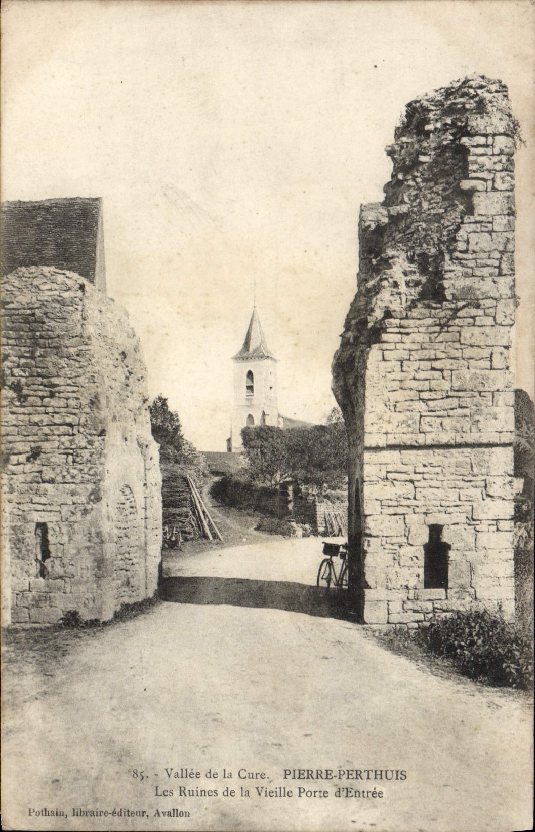 CPA Valle de la Cure Pierre Perthuis