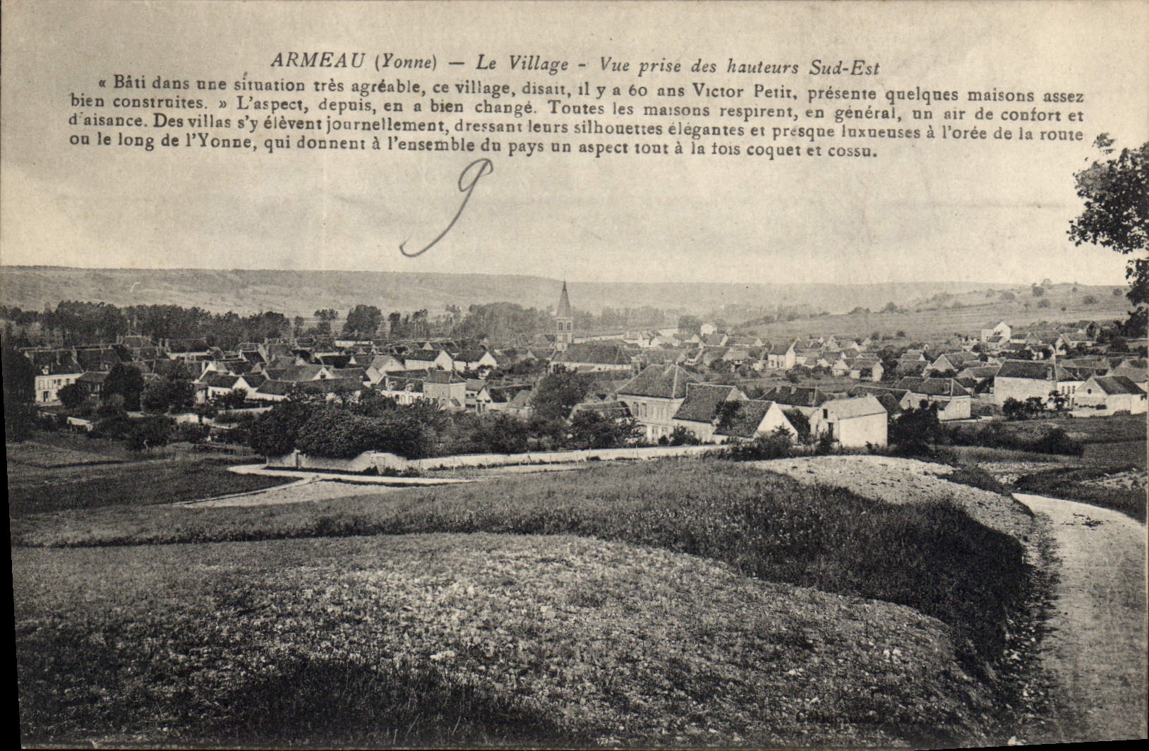 CPA Armeau Yonne Le Village Vue prise des hauteurs Sud Est