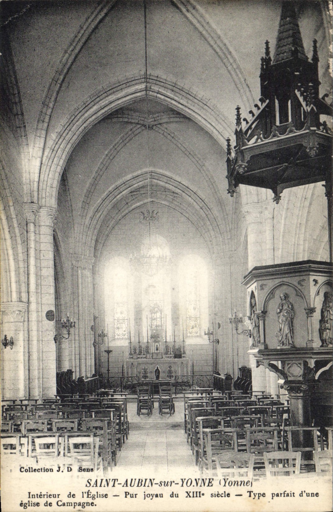 CPA Saint Aubin sur Yonne Yonne Interieur de l'Eglise