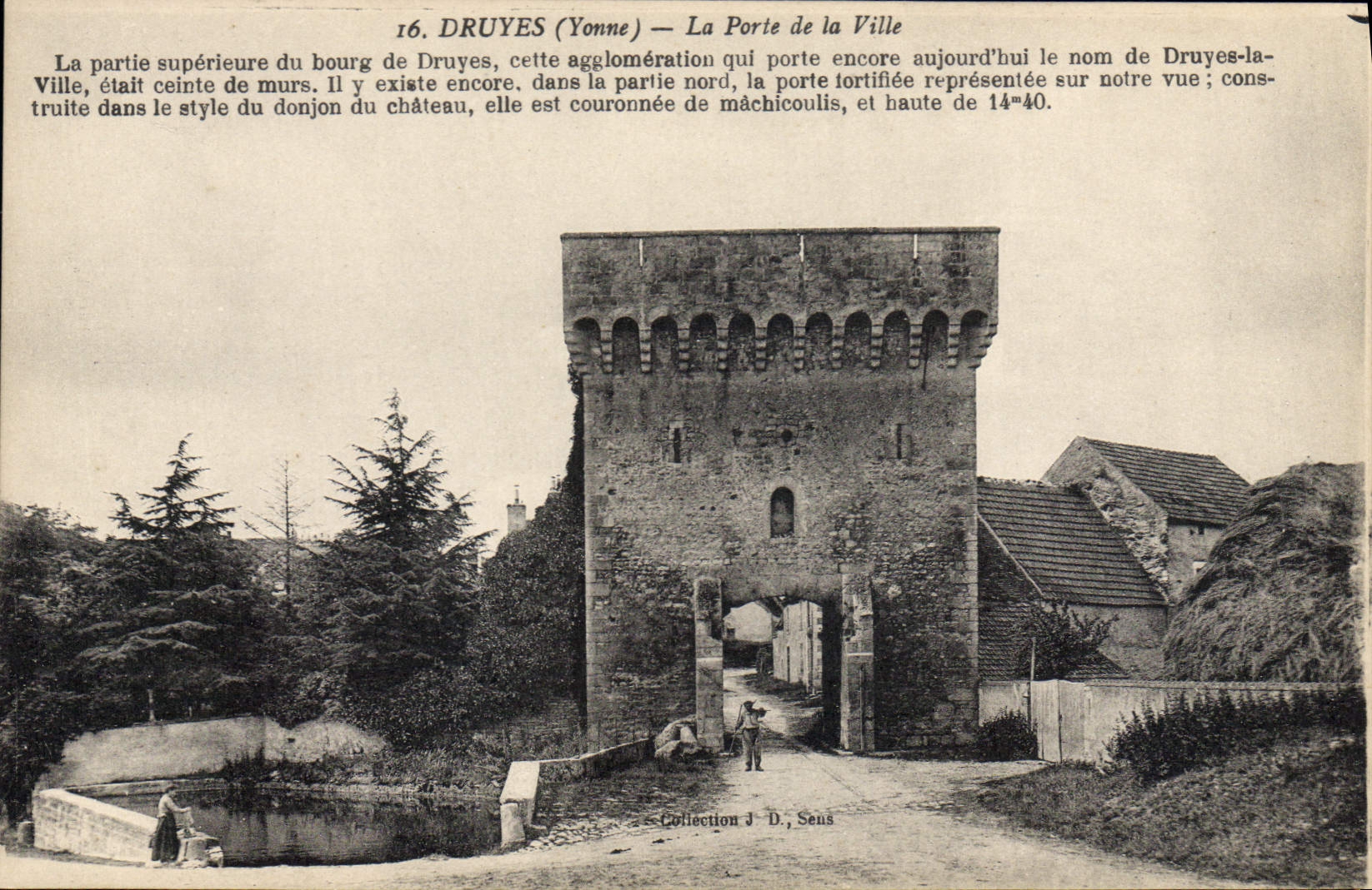 CPA Druyes Yonne La Porte de la Ville La partie superieure du bourg de Druyes