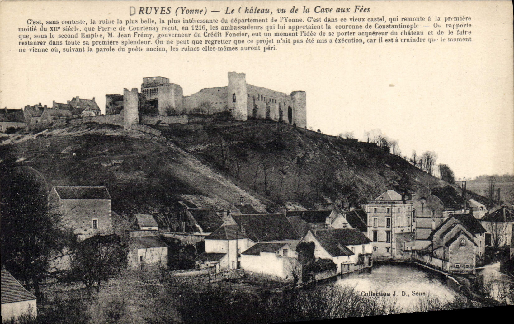 CPA Druyes Yonne Le Chateau vu de la Cave aux Fees 