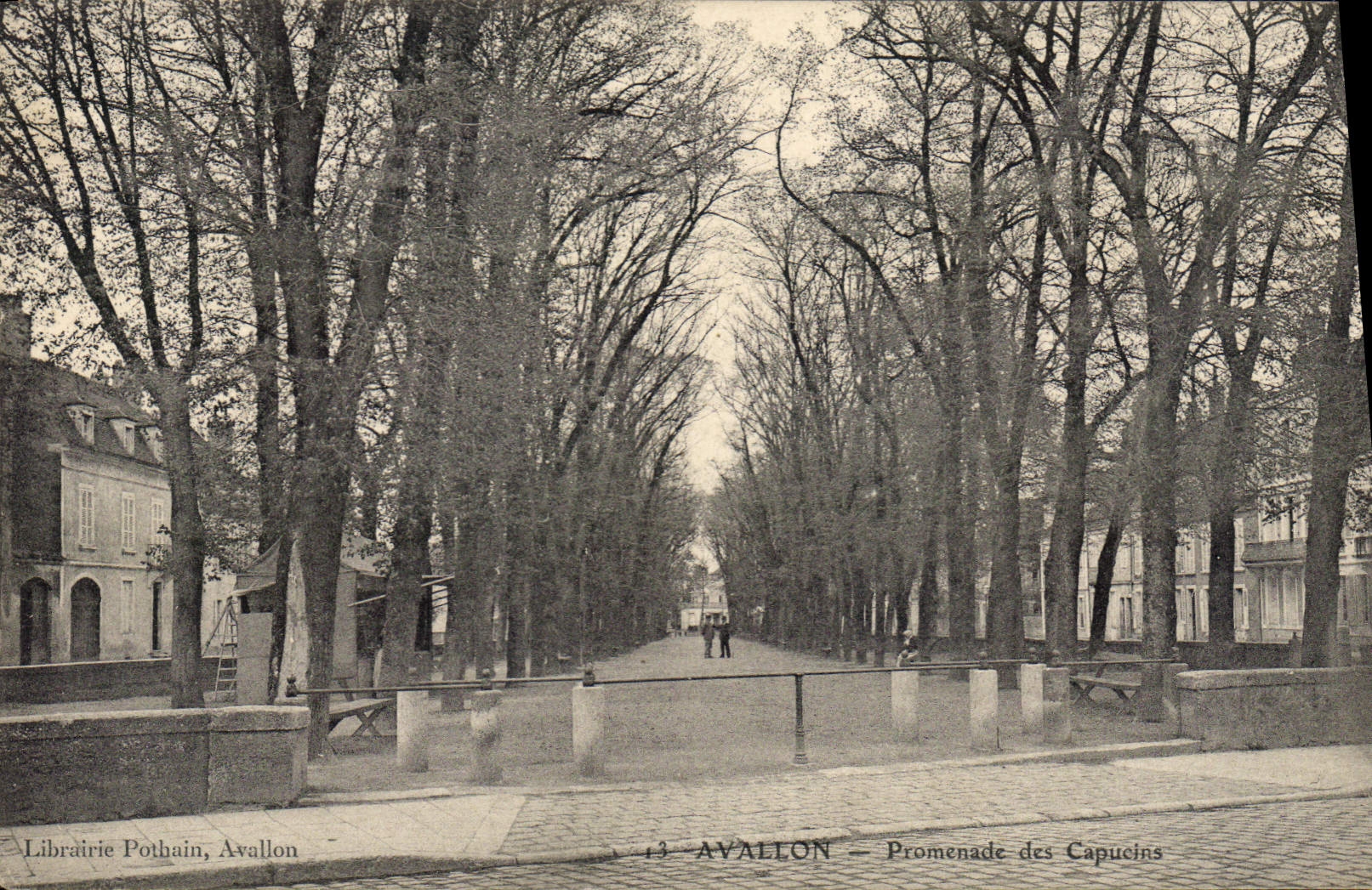 CPA Avallon Promenade des Capusins 