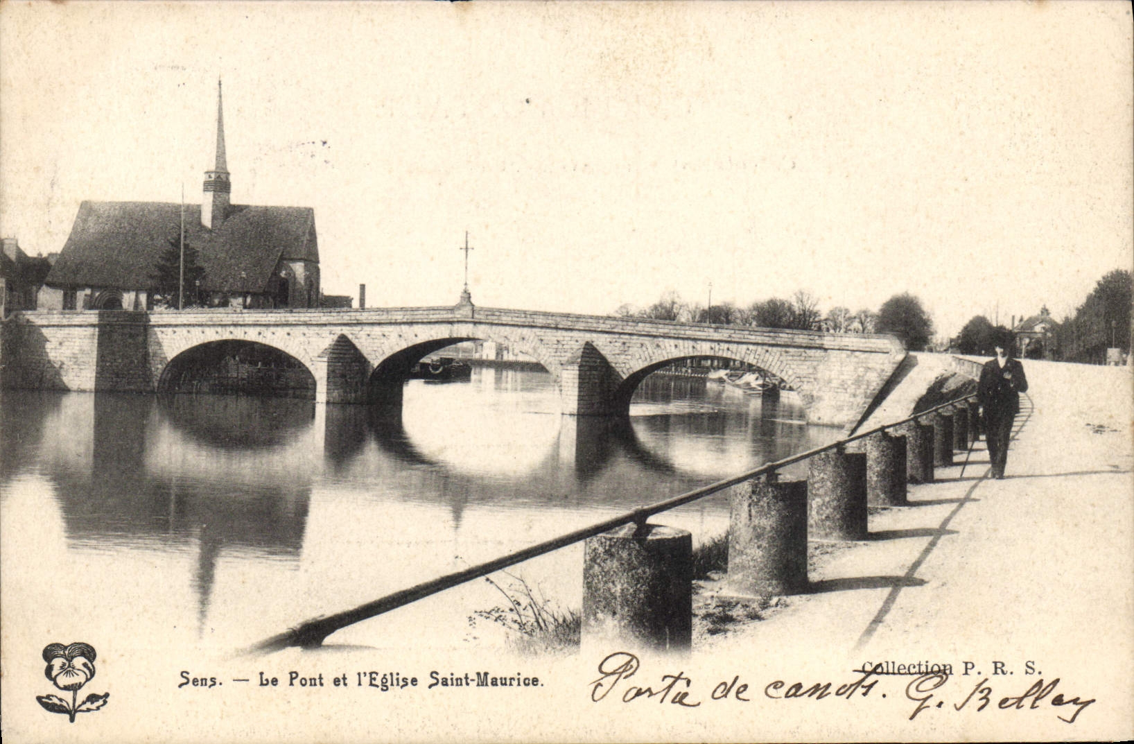 CPA Sens Le Pont et I'Eglise Saint Maurice 