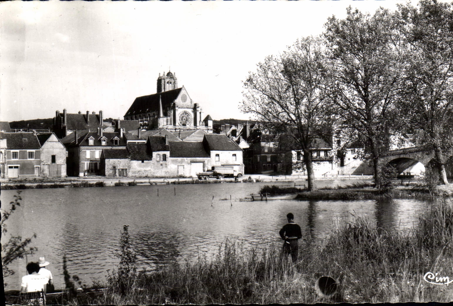 CPA Villeneuve sur Yonne Bords de l'Yonne